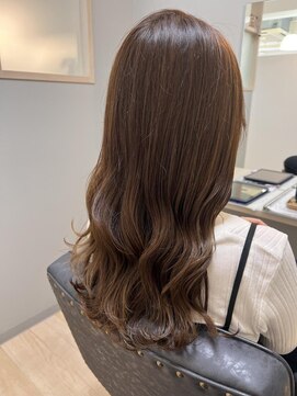 アンフレール 艶ベージュ / 鈴木悠菜