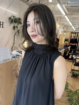 ワール(whirl.) レイヤーカットシースルーバングオリーブグレー20代30代40代