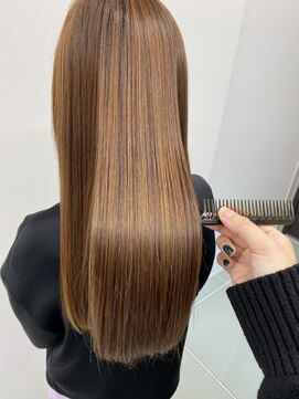 イユ(yeux) yeux【髪質改善トリートメント/韓国/学割U24/艶髪/天神/大名】