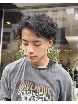 エムクール(M,cooL) スパイラルパーマアップバングショート