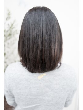 モカ ヘアーデザイン(moca HAIR DESIGN) グレージュにカラーしたミディアムボブ
