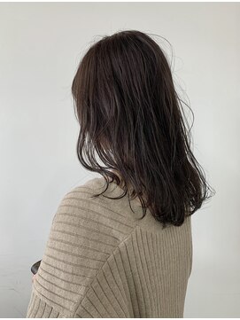 フィル(fil) セミロング／ダークブラウン