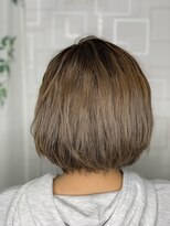 リトル(Re:tle)&nbsp;【河野有希】ミルクグレーのグラデーションカラー