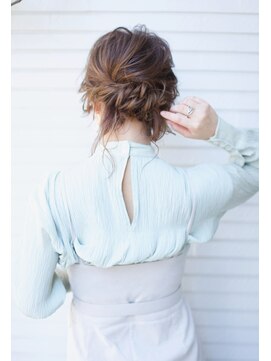 ウィーブス セタガヤ(weaves -SETAGAYA-) 簡単おくれ毛アレンジ【weaves-SETAGAYA】