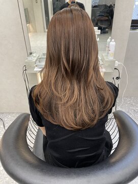 ロンドメリア 天神大名店(Lond Melia) ★斜めバングミディアムヘアグレージュカラーシルキーベージュ★