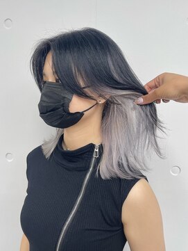 カリーナコークス 原宿 渋谷(Carina COKETH) ホワイト/インナーカラー/ダブルカラー/レイヤーカット