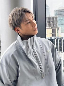 ソーホーニューヨーク ギンザ(SOHO NEW YORK GINZA) センターパートシルバーグレージュ