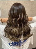 ハイライトカラーミディアムヘアグレージュカラーデザインカラー
