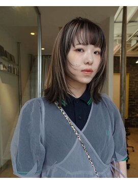 シキ 渋谷(siki) ベージュカラー/ブリーチなしダブルカラー/赤 み消し/渋谷/原宿