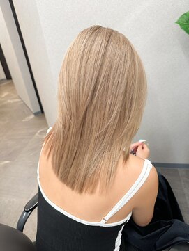 エレクシィ(ELEXY) ミルクティーベージュ レイヤーミディアムストレート