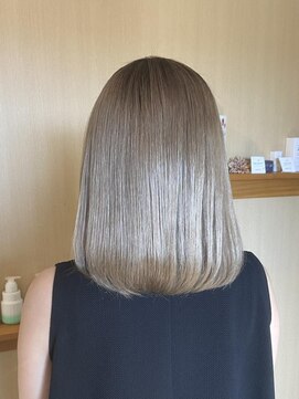 エム インターナショナル 白岡 キュート(EMU international CUTE) 艶とハイトーンの両立☆EMUのダブルカラー