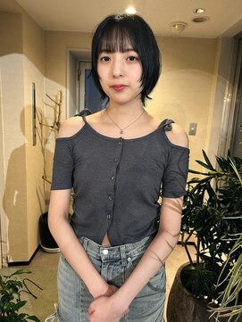 ユヌ(Une) kotaro ショートウルフにブルーブラック