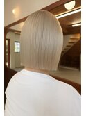 ボブ×ホワイトベージュ