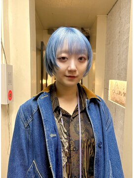 リンネ(Lin'ne) クリアブルー×シャギーショートボブ