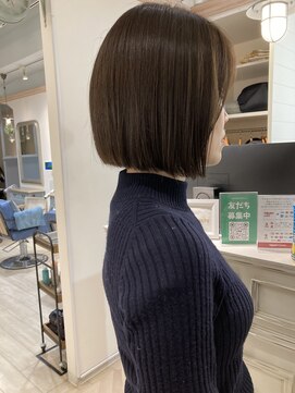 シェノン 赤羽店(CHAINON) フラットボブダークアッシュでクールなイメージにコンパクトボブ