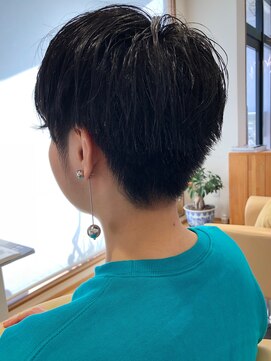 ヘアーウニール(Hair Unir) 黒髪ショート