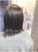 切りっぱなしボブ×透明感グレージュ