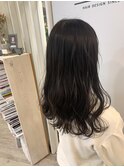 暗髪だけど透明感