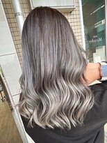 ミラシィ 成田(Mirashy)&nbsp;シルバーグレー×ロングスタイル[成田駅]