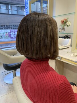 アッシュ 仙川店(Ash) 40代50代60代白髪ぼかし脱白髪染め似合わせショートボブ