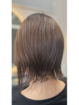 ジールヘアー(GIIL HAIR) ウェーブミニボブ