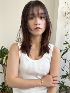 キノ(kino) レイヤーカット顔周り前髪ありアッシュブラウン