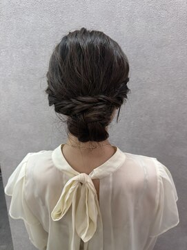 メゾンドムニ 恵比寿(Maison de MUNi) 王道アップスタイル