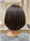 ミディボブスタイル×透明感カラーオリーブグレージュ