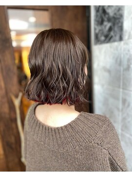 カルフール オハナ せんげん台西口店(Carrefour OHANA) チラ見せ赤のインナーカラー