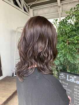 ラコスタ(LaCosTa) ブルーバイオレット 無造作ウェーブアッシュベージュ