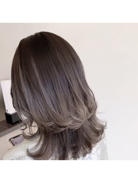 オズギュルヘア(Ozgur hair) グラデーショングレージュカラー