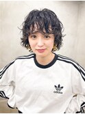 ハイライト　ショート　ボブ　ウルフ　くるくる　黒髪