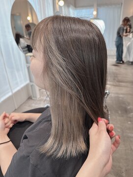 ストレータ バイ マリオ(Strata by mario) 【mami】インナーカラー×ベージュ