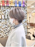 ケアブリーチ1回ラベンダーグレージュハンサムショートボブ束感