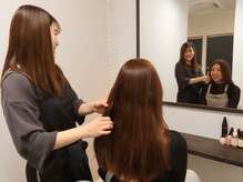 ファクトリービス(FACTORY bis)の雰囲気（-10歳の透明感溢れる美しい白髪染と白髪抑制で新たな自分発見♪）
