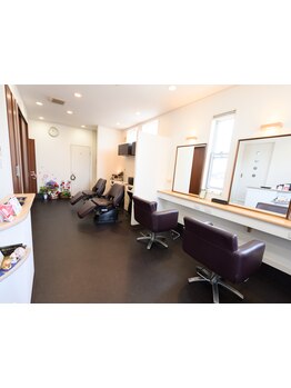 少人数のプライベート空間で周りを気にせずにリラックス♪自分だけの贅沢なサロンタイムをお過ごし下さい。