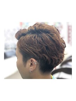 乾かすだけで簡単にまとまる再現性の高さが◎髪の状態に合わせた薬剤で、ダメージレスに仕上がります♪