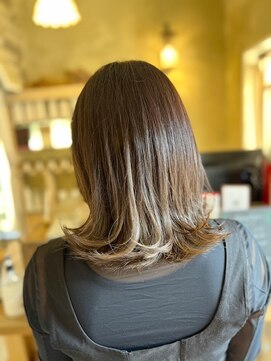 ヘアメイク リヴ(Hair Make Liv) シアベージュ×髪質改善カラー×外ハネミディアム