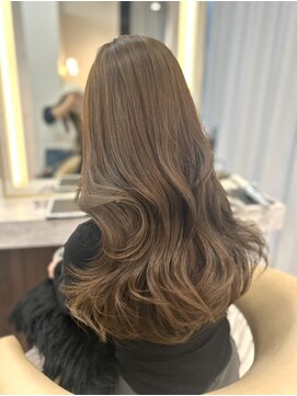 ヴェイナゴヤ(VEYY. nagoya) オリーブベージュ/レイヤーカット