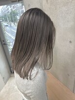 エウペ 渋谷(WEUPE)&nbsp;斜めバング/グレージュカラー/デザインカラー/シルキーベージュ