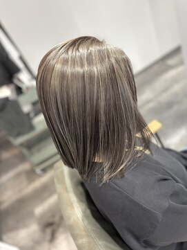 エスト 小倉(est) コントラストハイライト/かきあげボブ/グレージュ/髪質改善