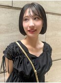 大人可愛い小顔艶髪ひし形くびれヘアグレージュ切りっぱなしボブ