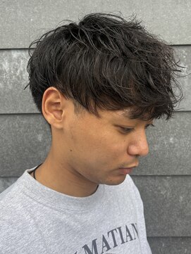 ヒュイル バイ ニアウ(Hwyl by Niau) メンズマッシュシャドウパーマスパイラルパーマニュアンスパーマ