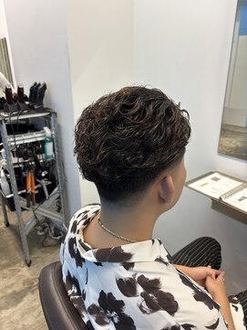 アンサー 千葉中央(UNSER prod by THE DAY) 【MEN’S HAIR/サーフカール/刈り上げセンターパート/千葉】