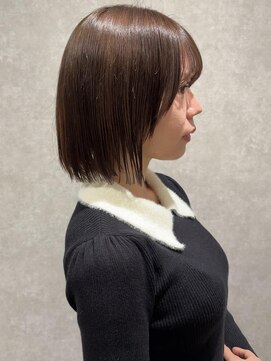 パツっとボブ×ブラウンカラー