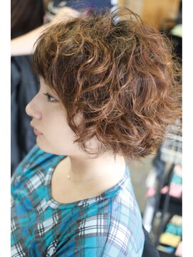 オーバーキャプテンネイキッド(OVER CAPTAIN NAKED) キュートな♪骨格補正ショートカーリースタイル