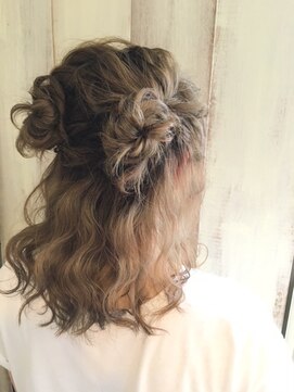 アンフィフォープルコ(AnFye for prco) 【AnFyeforprco】ルーズなお団子ツインのハーフアップ♪