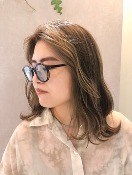 ビーハイブルタ(BeeHIVE Rta) フロントカラー