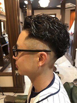 バーバー アカダマ フェード＆パーマ