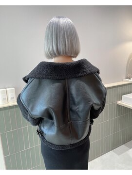 キオク(KIOX) ホワイトカラー/ミニボブ